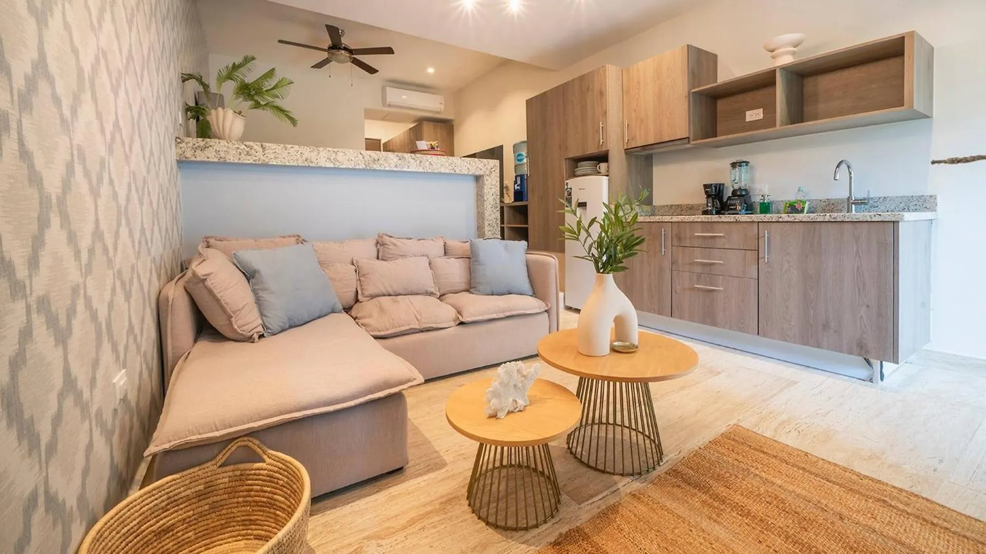 Daire Luxury Studio With Pool And Gym - Modern And Central - At Syrena Condos 201 Playa del Carmen